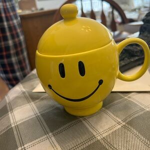 Teleflora Yellow Smiley Face Mug with Lid